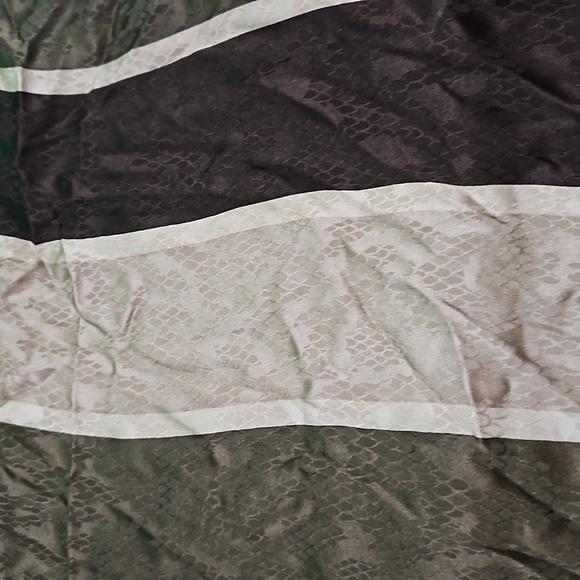 Giorgio Armani Vintage 100% Silk Scarf - Picture 7 of 10